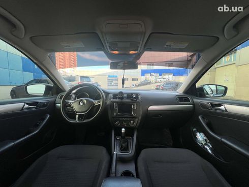 Volkswagen Jetta 2015 серый - фото 21