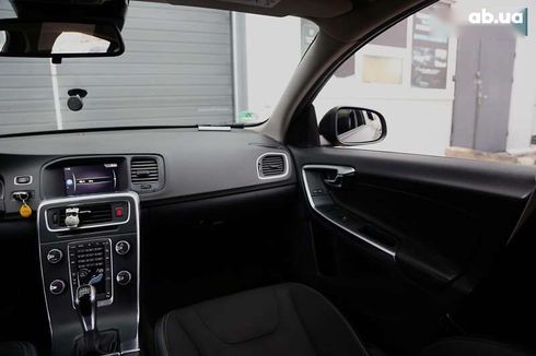 Volvo S60 2017 - фото 15