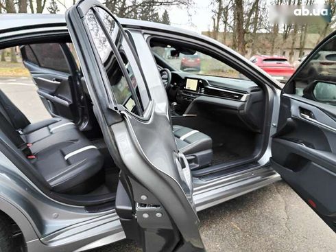 Toyota Camry 2024 - фото 29