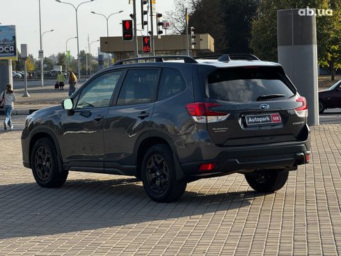 Subaru Forester 2019 серый - фото 5