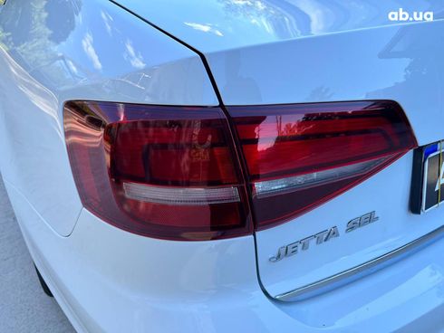 Volkswagen Jetta 2017 белый - фото 18