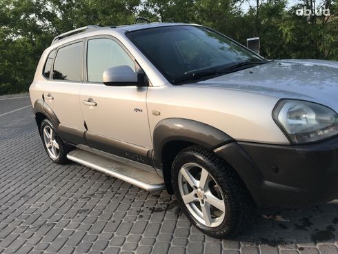 Hyundai Tucson 2005 серый - фото 7