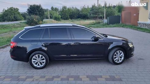 Skoda Octavia 2019 - фото 11