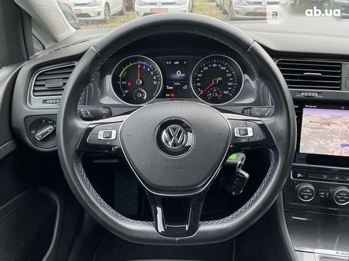 Volkswagen e-Golf 2020 - фото 22