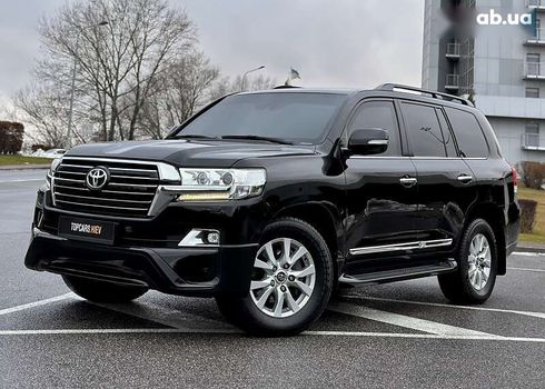 Toyota Land Cruiser 2017 - фото 3