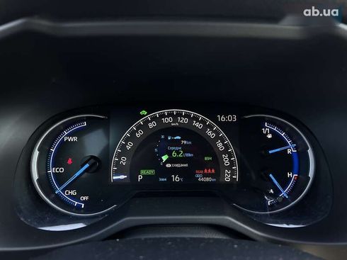 Toyota RAV4 2020 - фото 21