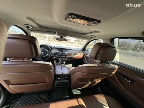 BMW 5 серия 2011 белый - фото 3
