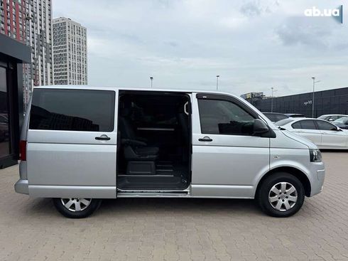 Volkswagen Multivan 2012 - фото 8