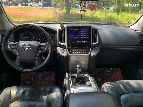 Toyota Land Cruiser 2017 - фото 28