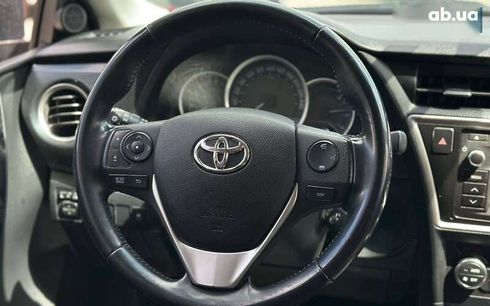 Toyota Auris 2013 - фото 12