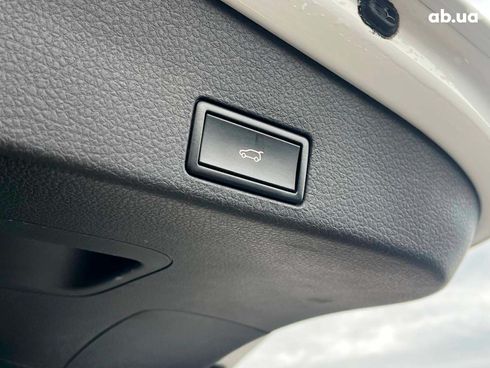Volkswagen Touareg 2013 белый - фото 24
