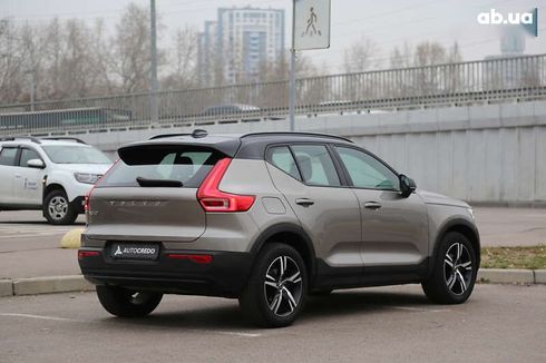 Volvo XC40 2021 - фото 7