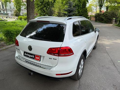 Volkswagen Touareg 2014 белый - фото 7