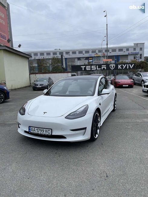 Tesla Model 3 2021 - фото 5