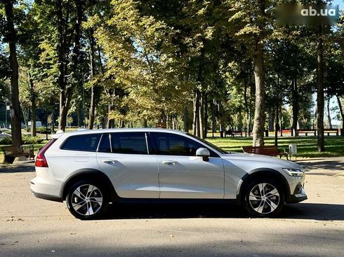 Volvo V60 Cross Country 2024 - фото 12