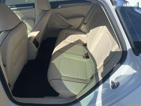 Volkswagen Passat 2016 - фото 12
