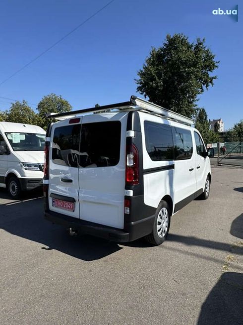 Renault Trafic 2018 - фото 9