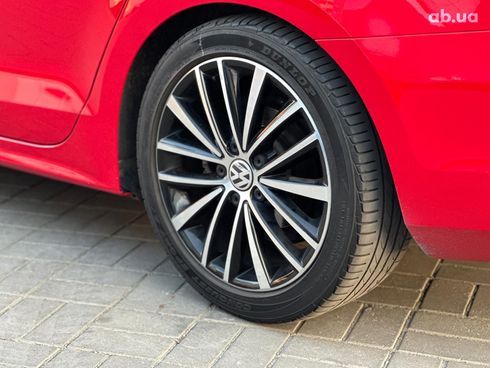 Volkswagen Jetta 2016 красный - фото 7