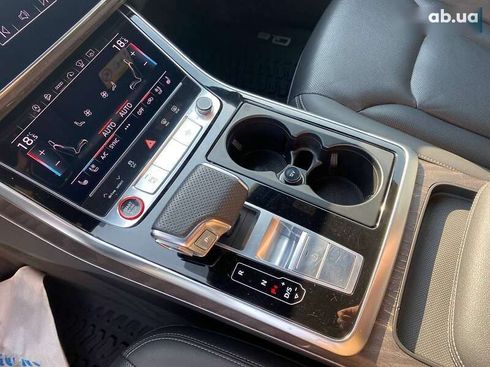 Audi Q8 2021 - фото 21
