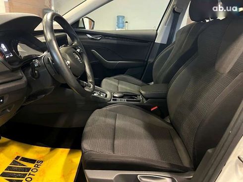 Skoda Octavia 2020 - фото 25