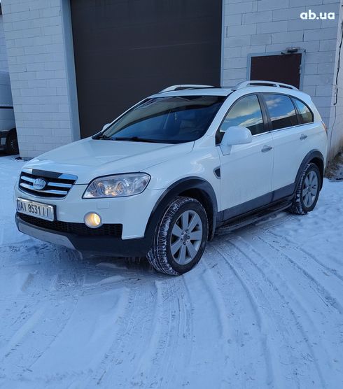 Chevrolet Captiva 2007 белый - фото 3