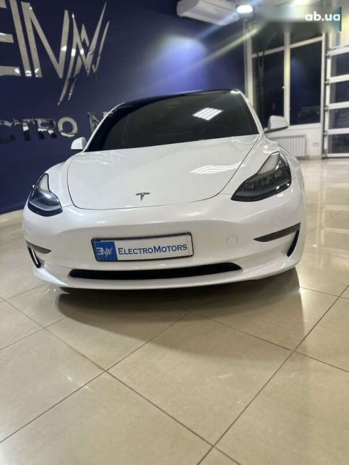 Tesla Model 3 2022 - фото 9