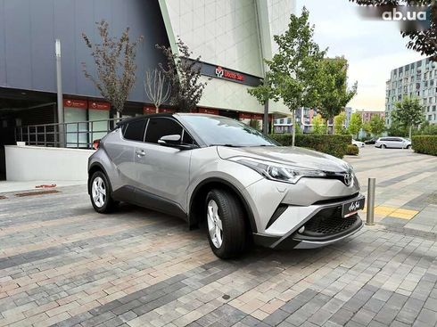 Toyota C-HR 2016 - фото 26
