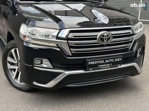 Toyota Land Cruiser 2017 - фото 6