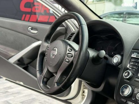 Nissan Altima 2010 - фото 16
