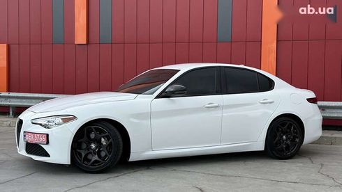 Alfa Romeo Giulia 2021 - фото 5
