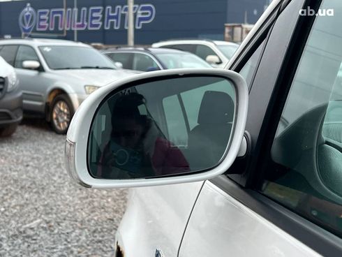 Volkswagen Touran 2009 белый - фото 14