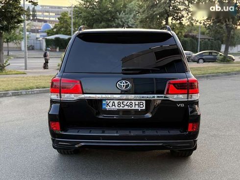 Toyota Land Cruiser 2017 - фото 6