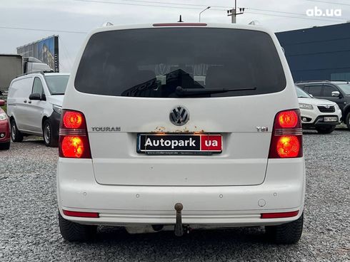 Volkswagen Touran 2009 белый - фото 7