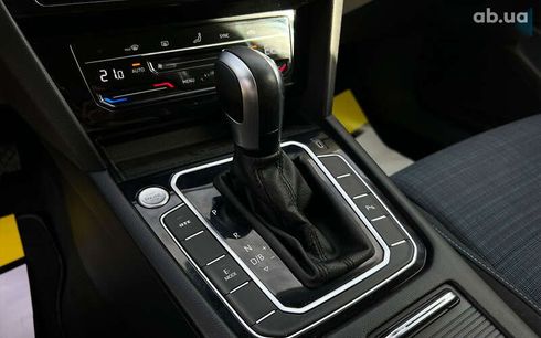 Volkswagen Passat 2021 - фото 17