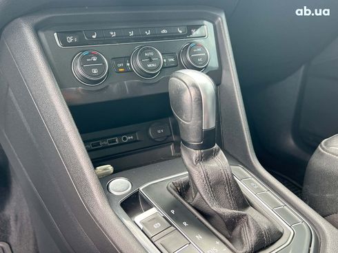 Volkswagen Tiguan 2019 черный - фото 19