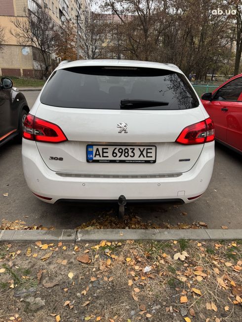 Peugeot 308 2015 белый - фото 6