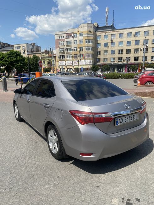 Toyota Corolla 2018 серебристый - фото 7