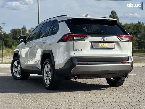 Toyota RAV4 2020 - фото 21