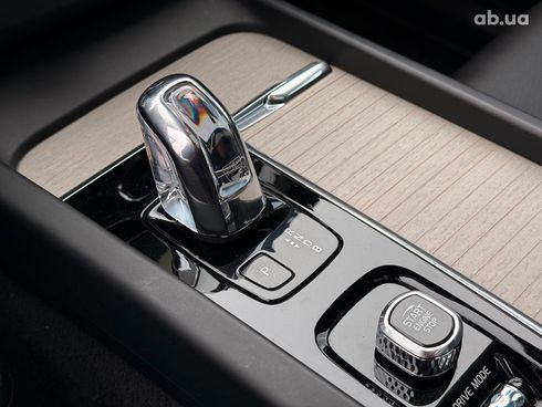 Volvo XC60 2018 серый - фото 23