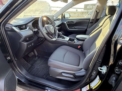 Toyota RAV4 2018 - фото 12