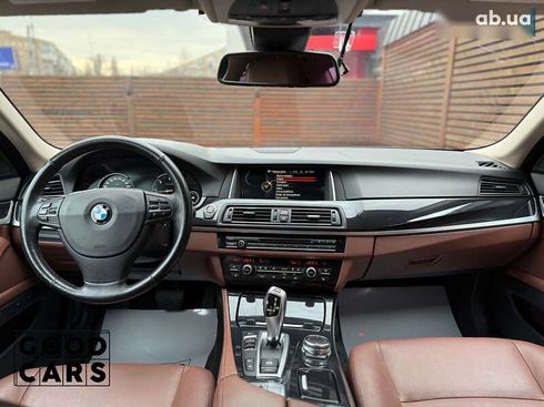 BMW 5 серия 2015 - фото 29