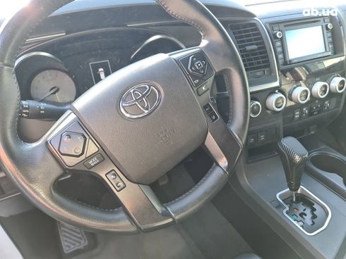 Toyota Sequoia 2019 белый - фото 11