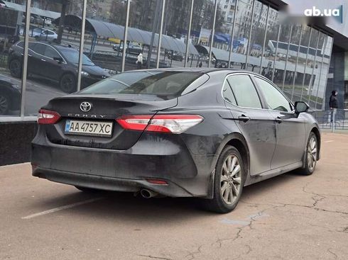 Toyota Camry 2019 - фото 7