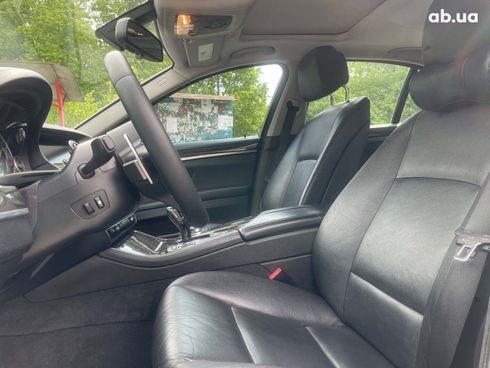 BMW 5 серия 2012 белый - фото 17