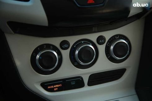 Ford Focus 2012 - фото 16