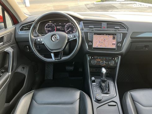 Volkswagen Tiguan 2017 оранжевый - фото 10