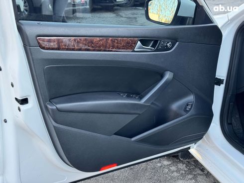 Volkswagen Passat 2013 белый - фото 11