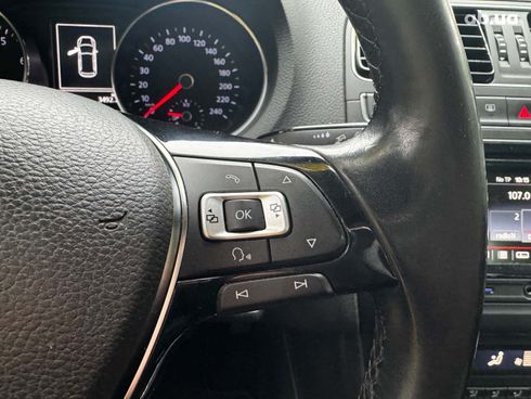Volkswagen Polo 2015 белый - фото 15