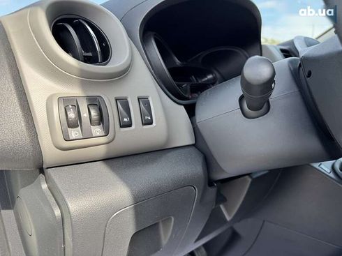 Renault Trafic 2019 - фото 11