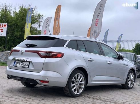 Renault Megane 2017 - фото 15